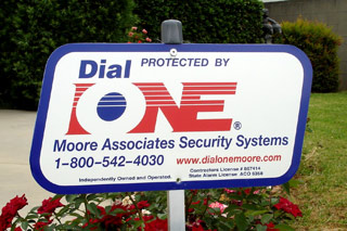 Dial One Moore Security Sign